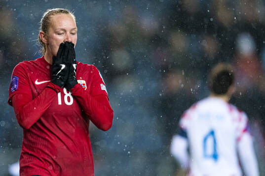 Frida Leonhardsen Maanum of Norway reacts