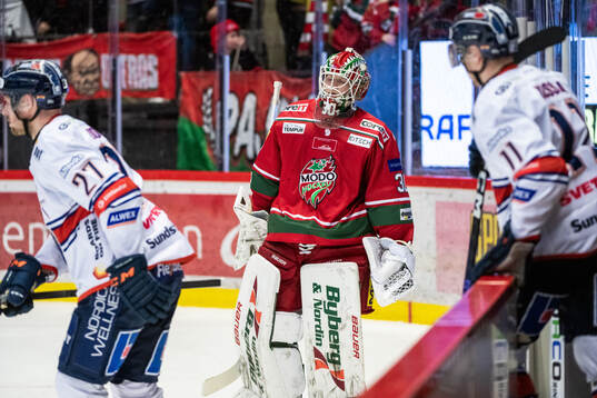 MoDos målvakt Lassi Lehtinen deppar