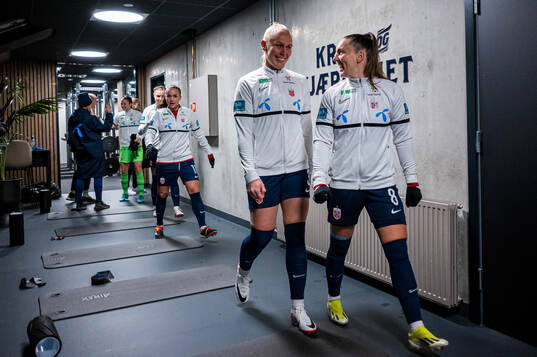 Maria Thorisdottir and Vilde Bøe Risa of Norway
