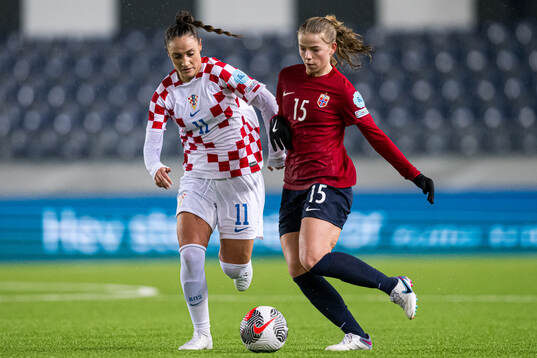 Ivana Slipčević of Croatia and Justine Kvaleng Kielland