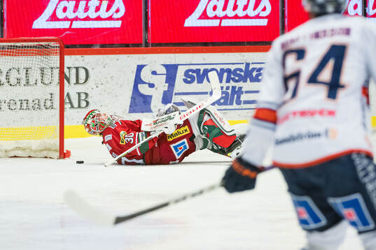 MoDos målvakt Lassi Lehtinen deppar