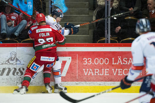MoDos Niklas Folin och Växjös Marcus Sylvegård