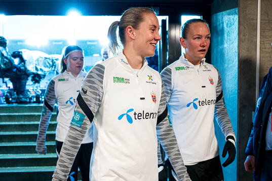 Lisa Fjeldstad Naalsund and Frida Leonhardsen Maanum of