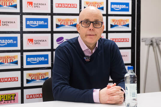 MoDos assisterande tränare Mikael Sundell på