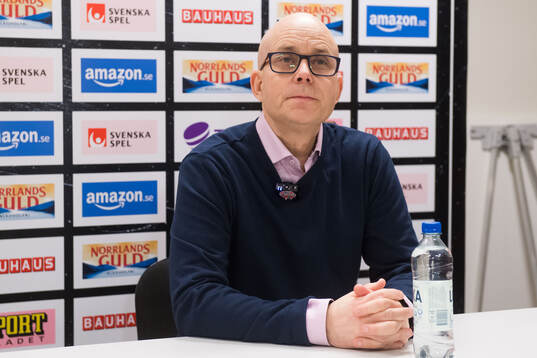 MoDos assisterande tränare Mikael Sundell på