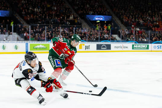 Malmö Redhawks Thomas Berg Paulsen och Frölundas Linus