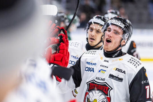 Malmö Redhawks Matias Lassen jublar