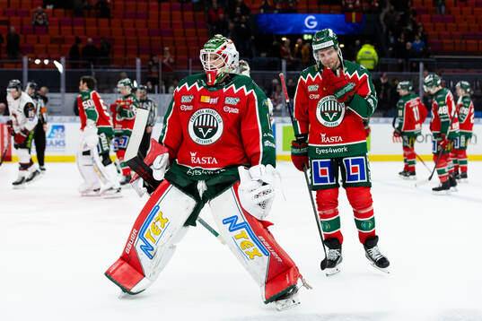 Frölundas målvakt Lars Johansson och Henrik Tömmernes