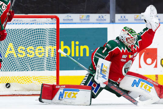 Frölundas målvakt Lars Johansson släpper in 1-3