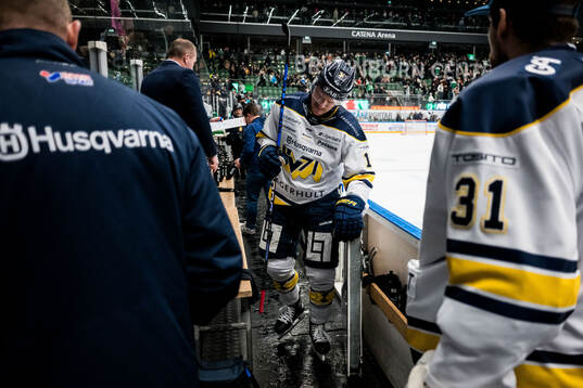 HV71s Simon Önerud deppar