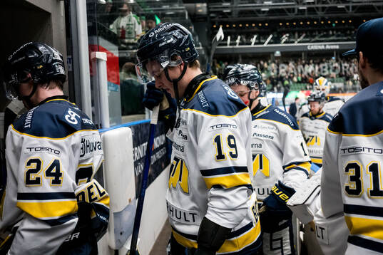 HV71s Henrik Borgström deppar