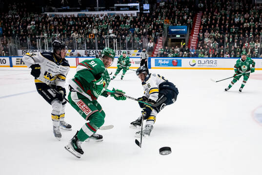 Rögles Adam Tambellini och HV71s Anton Strålman