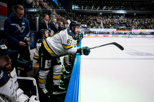 HV71s Oliwer Kaski deppar