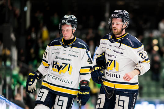 HV71s Oskar Stål-Lyrenäs och Mattias Tedenby deppar