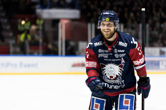 Linköpings Linus Hultström jublar
