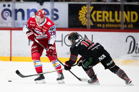 Timrås Filip Hållander och Örebros Danick Martel