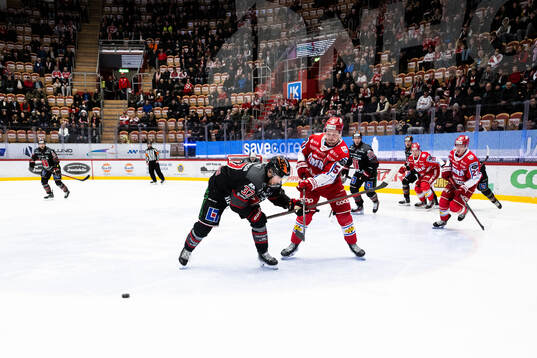 Örebros Glenn Gustafsson och Timrås Jonathan Dahlén