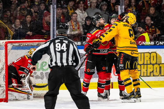Gruff mellan Luleås Linus Omark och Skellefteås Petter