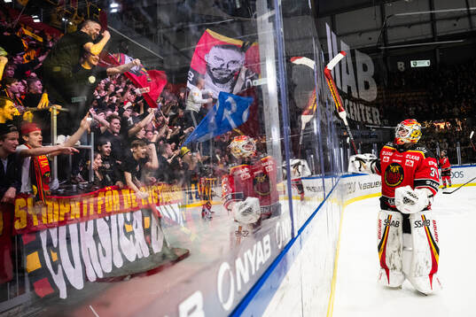Luleås målvakt Joel Lassinantti jublar