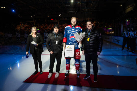 Oskarshamns Hampus Karlsson tilldelas priset Gyllene Steget