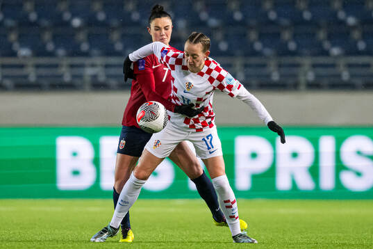 Ingrid Syrstad Engen of Norway and Karla Jedvaj of Croatia