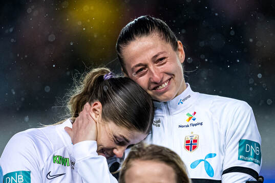 Maren Nævdal Mjelde and Cecilie Hauståker Fiskerstrand of
