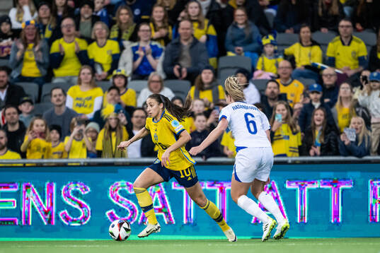 Rusul Rosa Kafaji of Sweden and Melisa Hasanbegovic of