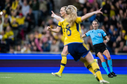 Stina Blackstenius of Sweden celebrates