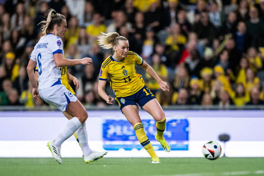 Stina Blackstenius of Sweden scores 2-0