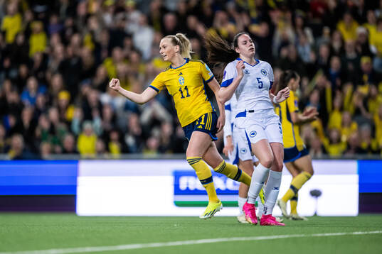 Stina Blackstenius of Sweden celebrates