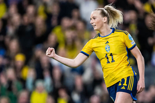 Stina Blackstenius of Sweden celebrates