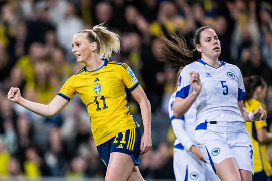 Stina Blackstenius of Sweden celebrates