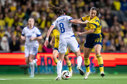Marija Aleksic of Bosnia and Herzegovina and Rusul Rosa