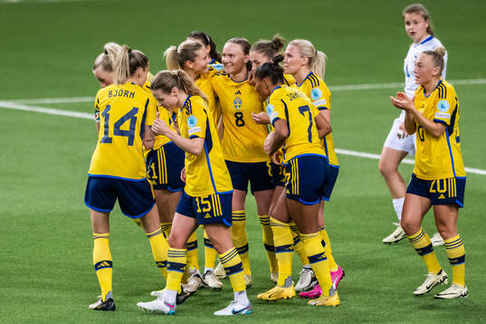 Matilda Vinberg of Sweden celebrates with team mates