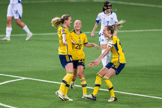 Matilda Vinberg of Sweden celebrates with Hanna Bennison