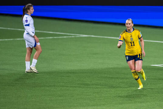 Stina Blackstenius of Sweden celebrates