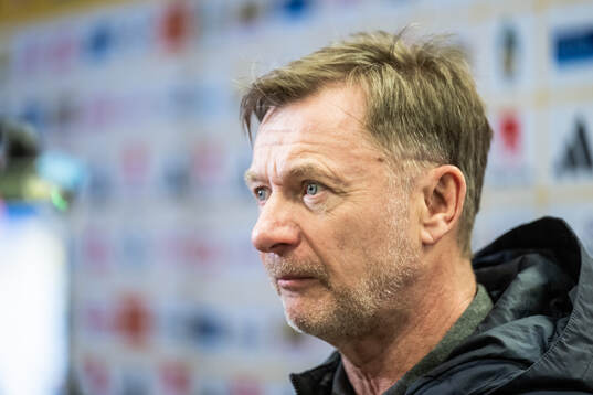 Head coach Peter Gerhardsson of Sweden