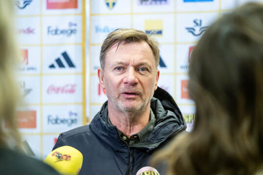 Head coach Peter Gerhardsson of Sweden