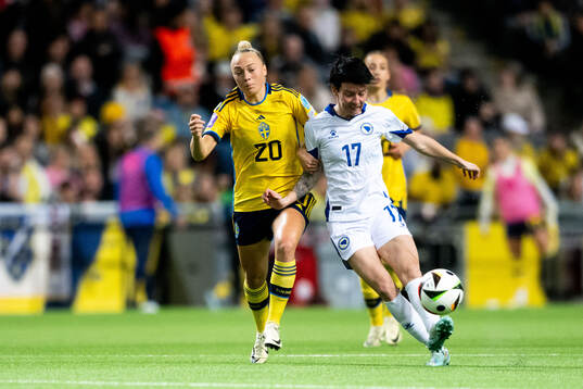 Hanna Bennison of Sweden and Amela Krso of Bosnia and