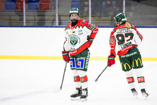 Frölundas Nellie Svensson och Sofie Lundin deppar