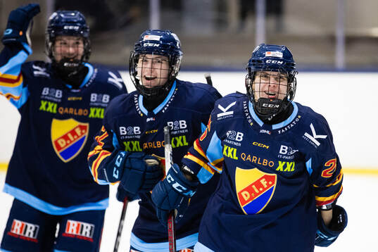 Djurgårdens Sara Säkkinen jublar