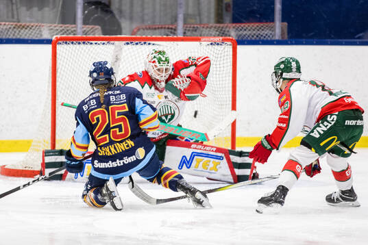 Djurgårdens Sara Säkkinen gör 3-1 bakom Frölundas