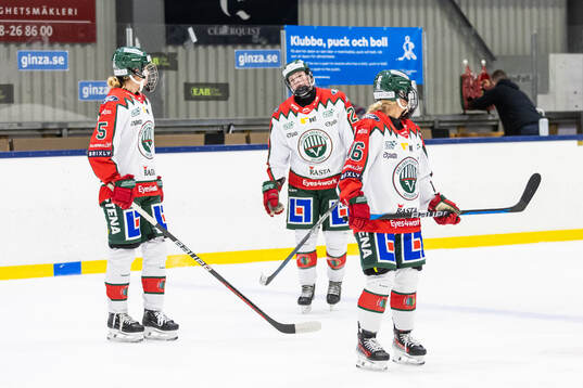 Frölundas Ebba Strandberg och Jennifer Carlsson deppar