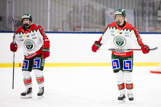 Frölundas Lindsay Agnew och Ebba Strandberg deppar