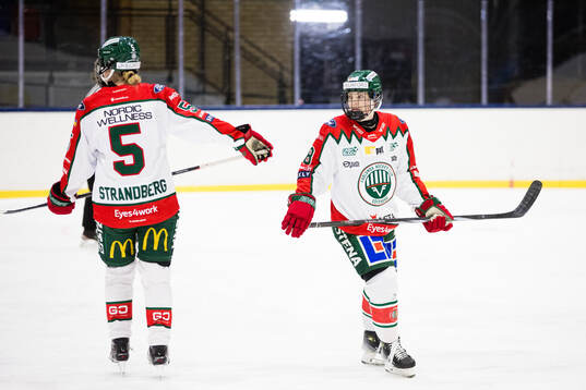 Frölundas Ebba Strandberg och Lindsay Agnew deppar