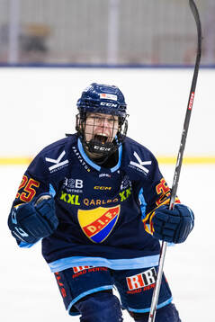 Djurgårdens Sara Säkkinen jublar