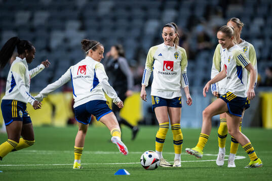 Julia Zigiotti Olme, Kosovare Asllani and Hanna Lundkvist