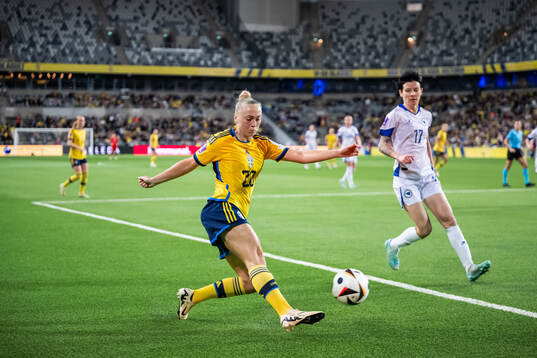 Hanna Bennison of Sweden and Amela Krso of Bosnia and