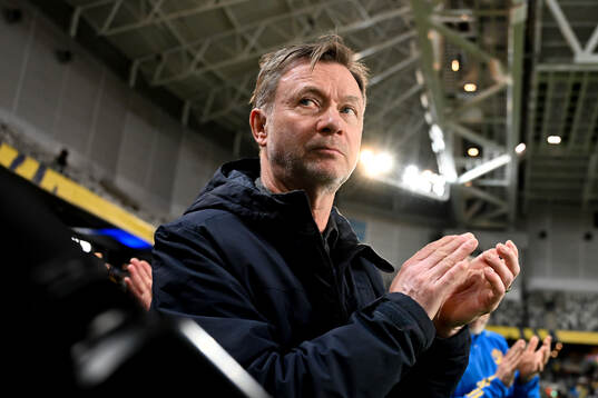 24022 Head coach Peter Gerhardsson of Sweden