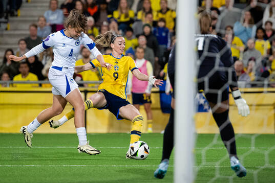 Gloria Sliskovic of Bosnia and Herzegovina and Kosovare